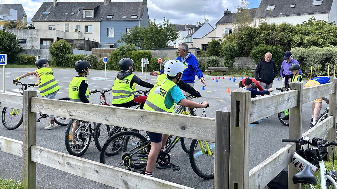 Vue de l'atelier d'initiation vélo sur l'espace cyclabe Gisèle Querré à Lanester