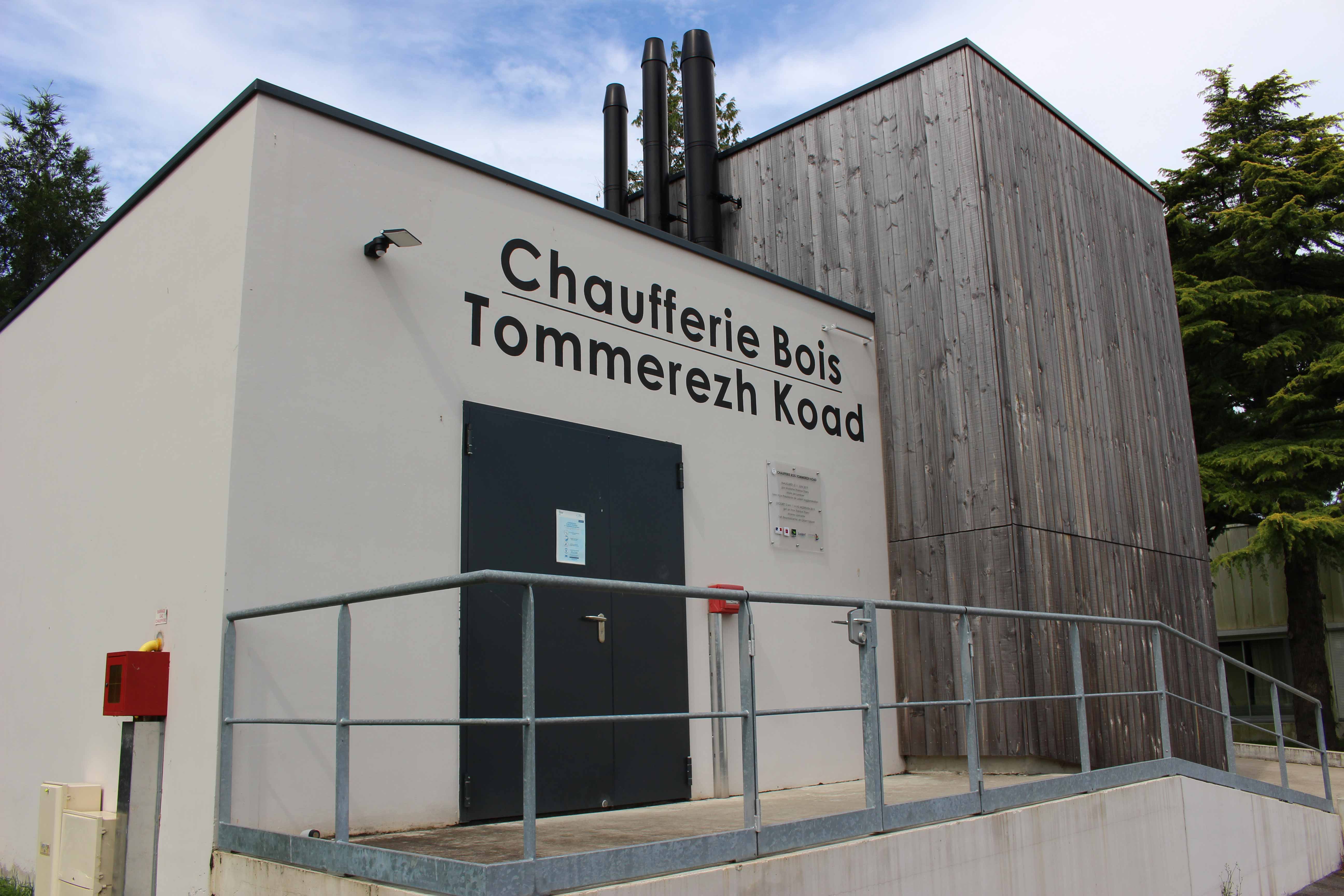 Vue extérieure d'une chaufferie bois à Lanester